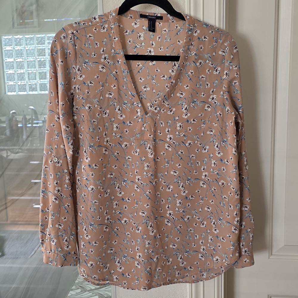 Forever 21 Floral V-Neck Blouse in Nude/peach